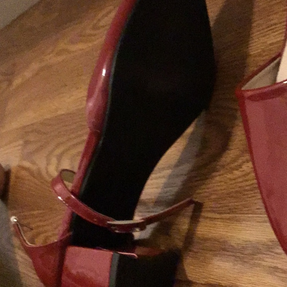 Heels - Picture 3 of 3